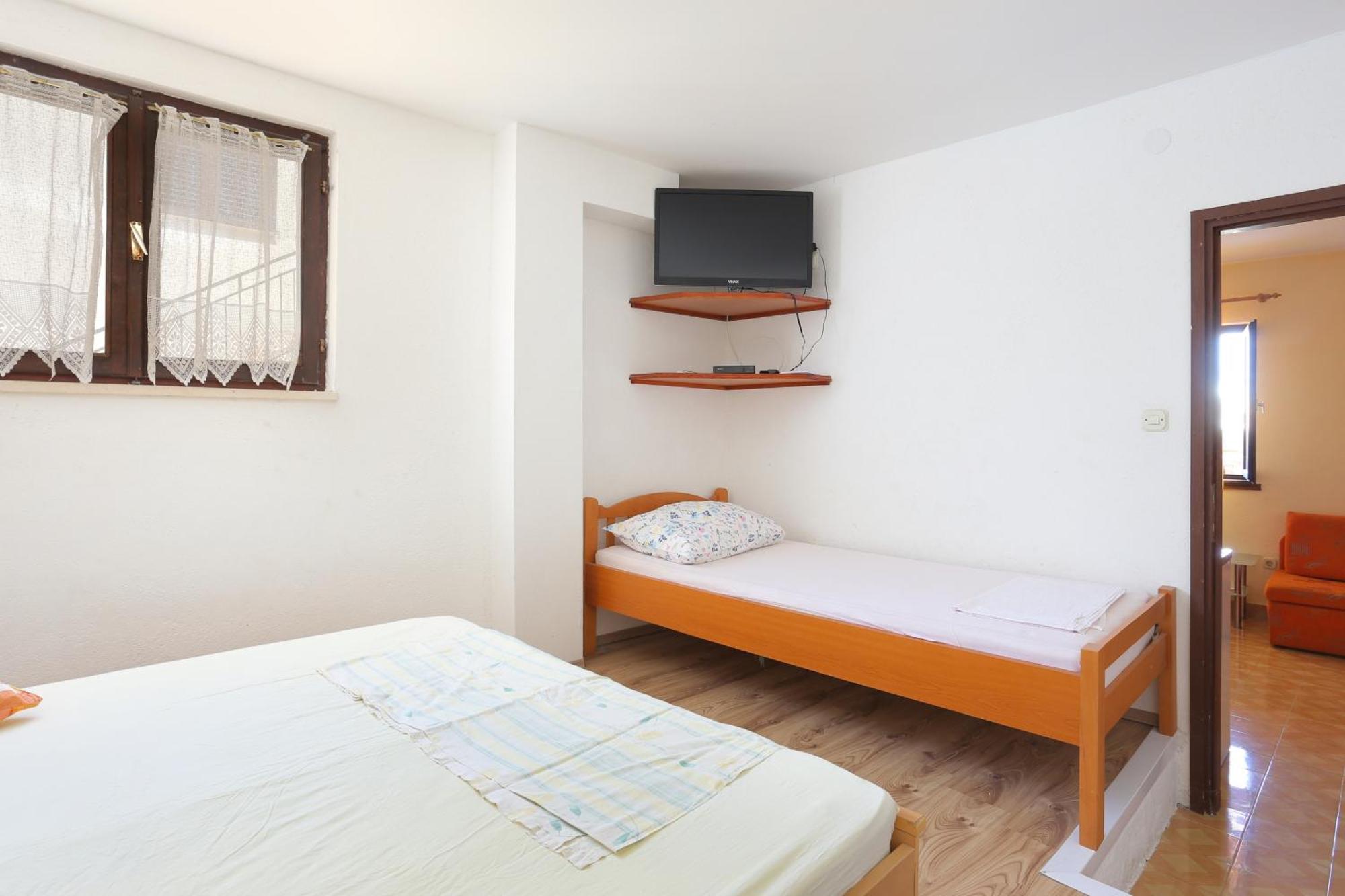 Apartments By The Sea Slatine, Ciovo - 16131 Номер фото